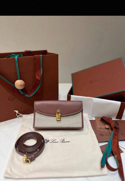 Loro Piana
95 dhs✅
Good-quality 

with box
🎁🎁🎁

Zain35
♥️♥️♥️
