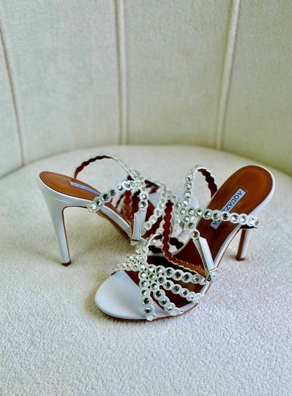 AQUAZZURA
Super *AAA* *+* Quality 💯 
With original packing🎁🎁
SIZE:36and41
Available now
450 dhs✅

Zain308
♥️♥️♥️