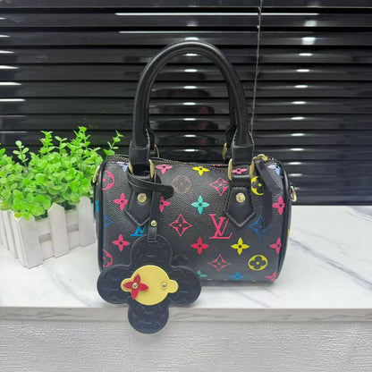 LV
80 dhs💓
size：16cm

Zain35
♥️♥️♥️