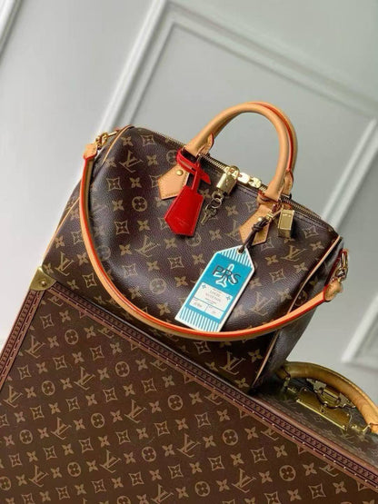 LV
SPEEDY

SIZE 30 cm

For Price 👇 WhatsApp✅
0568585901 
0507557372
0552275751 Owner Zain 👌


Zain274
♥️♥️♥️