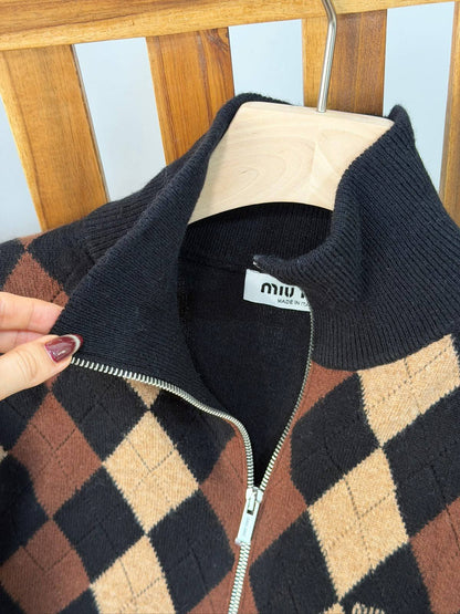 ❤️‍🔥✨MIU MIU NEW ❤️‍🔥✨
    ✨VIP QUALITY ✨
     💯 cashmere 
Size : 36-38-40-42
590 dhs🇦🇪🇦🇪

Zain287
♥️♥️♥️