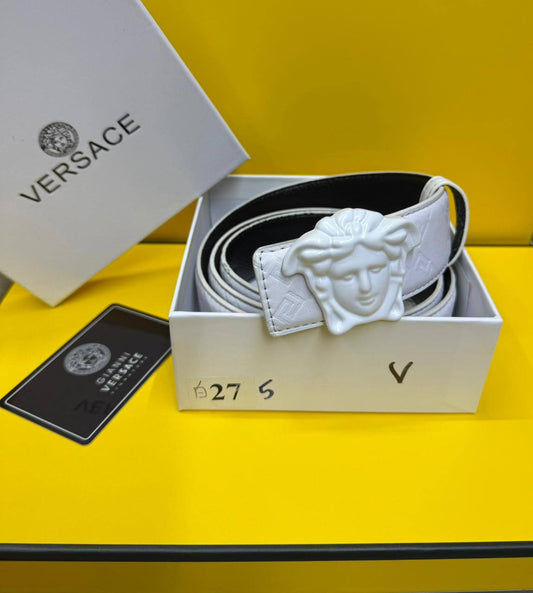 Loewe Belt

With box 
🎁🎁🎁

40 dhs🪙💕

Zain93
♥️♥️♥️