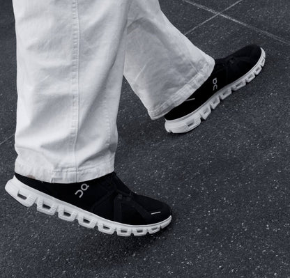 ON Cloud 6 ‘Black/White’⚫️🤍
36-45 AVAILABLE 
180 dhs✅

Zain241
♥️♥️♥️