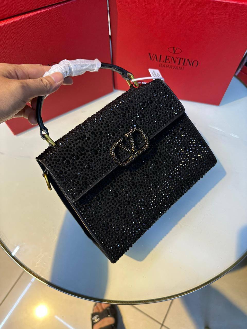 JACOUMOUS

100 dhs🌺
with box 
🎁🎁🎁

Valentino
105 dhs🌺

with box
🎁🎁🎁

Zain90
♥️♥️♥️