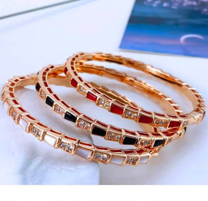 Bulgari bangle
Master quality 

85 dhs🇦🇪 normal box 📦

Zain48
♥️♥️♥️
