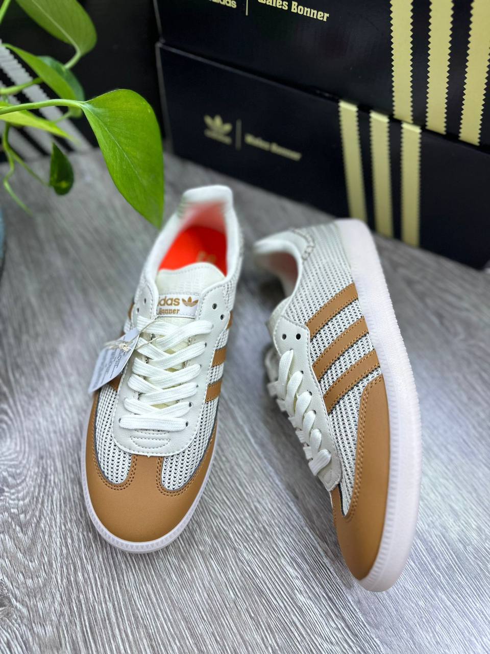 Adidas
High quality 
size 36-42 
90 dhs💓

Zain132
♥️♥️♥️