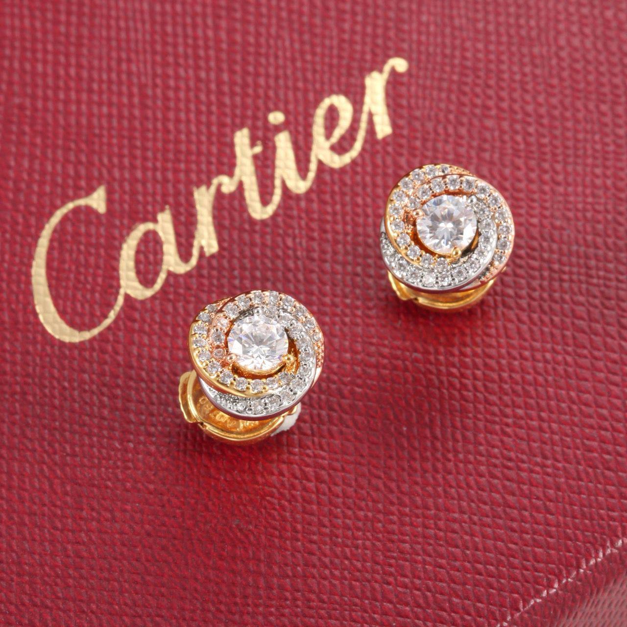 Cartier ❤️‍🔥*
Necklace 🍁
Bracelet 🌸
Earring 💥
Master quality 💯
With normal boxes 🗃️ 
120 dhs✅
With master box 📦 
160 dhs✅

Zain216
♥️♥️♥️