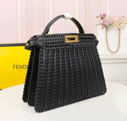 FENDI COPY ONE NEW CAME 
210 dhs🇦🇪🇦🇪

Zain295
♥️♥️♥️
