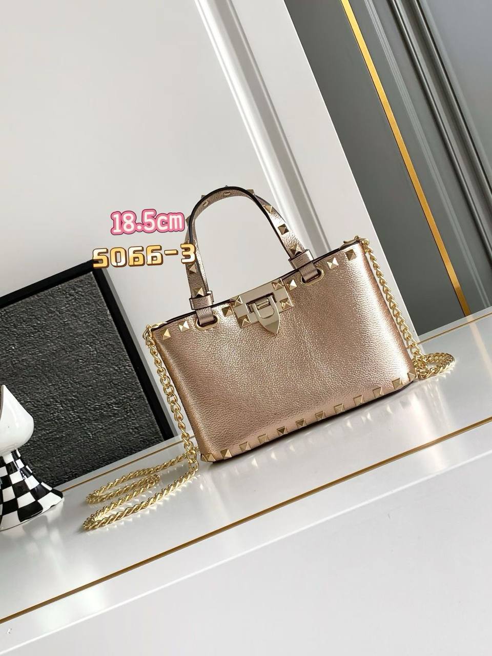 Valentino 
Master🌺
   19Cm With Box🎁
270 dhs✅

Zain131
♥️♥️♥️