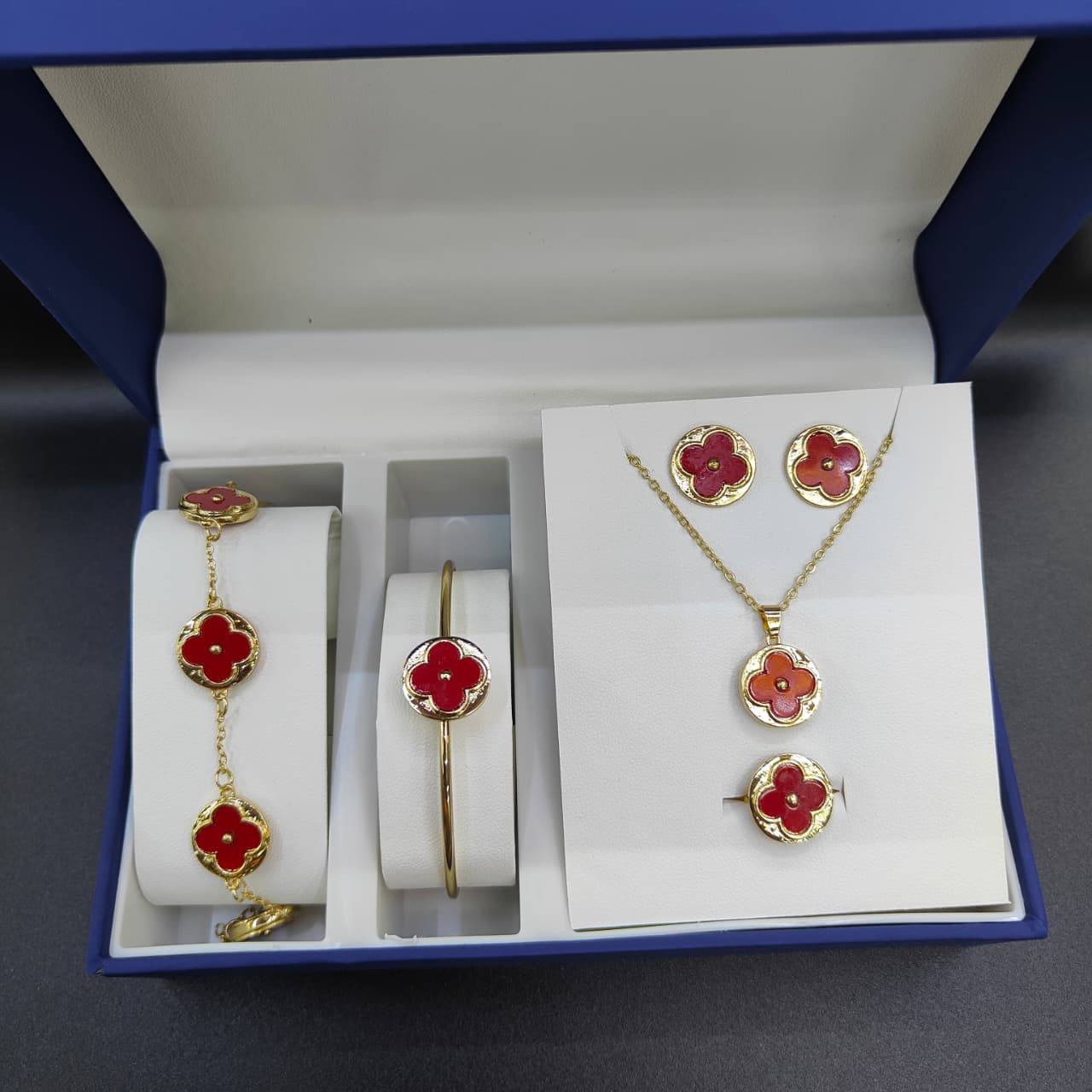 VCA Set
with box🎁

70 dhs✅

Zain25
♥️♥️♥️