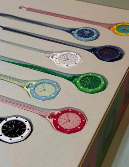 AUDEMARS PIGUET SWATCH
     ROYAL POP
*GOOD QUALITY BACK SIDE MACHINE*
*QUARTZ MOVEMENT*
*WITH BOX AVAILABLE*
110 dhs💓

Zain304
♥️♥️♥️