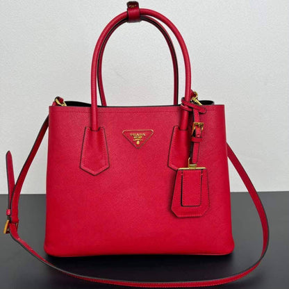 Prada

350 dhs🇦🇪🇦🇪

Zain153
♥️♥️♥️