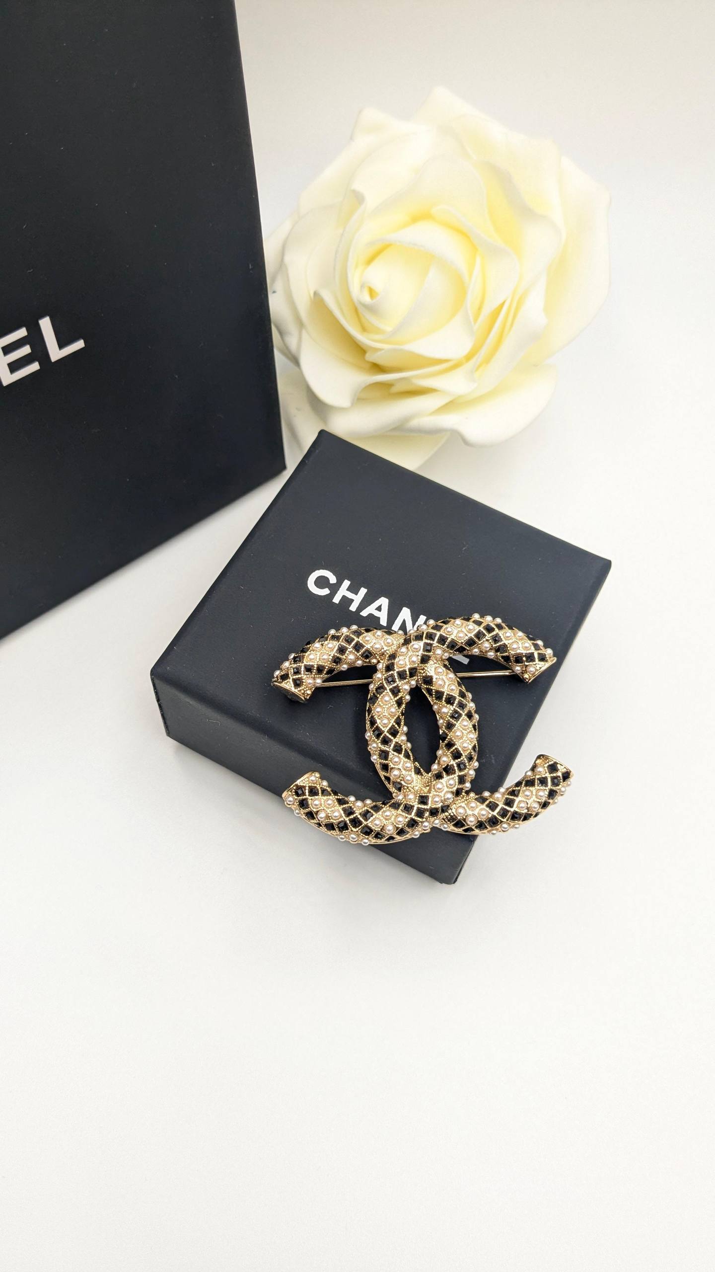 Chanel 
Master Quality
95 dhs❣️

Zain210
♥️♥️♥️