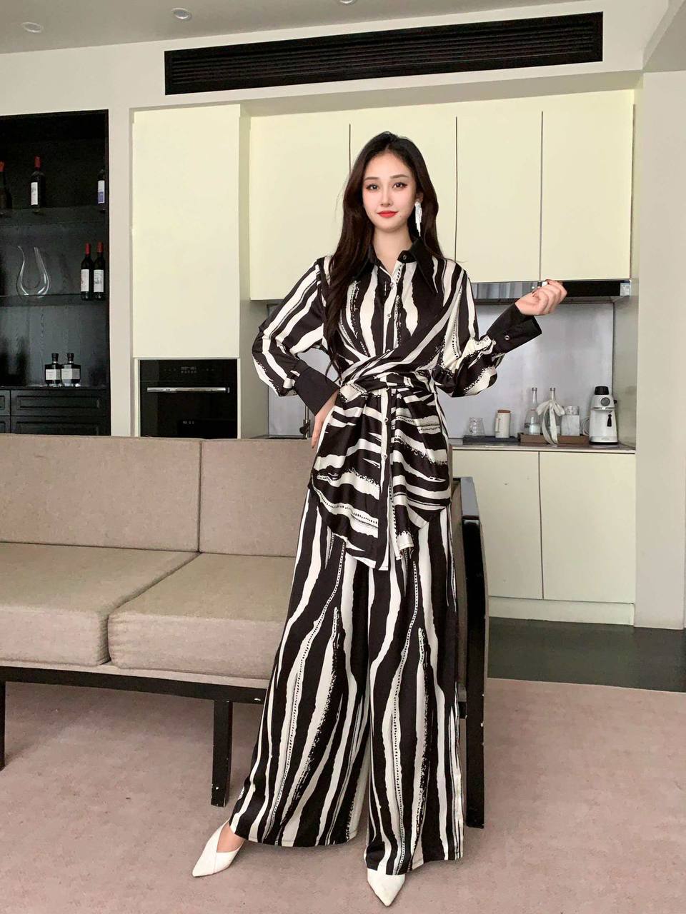 Silk beautiful dress
Free size 
150 dhs✅

Zain295
♥️♥️♥️