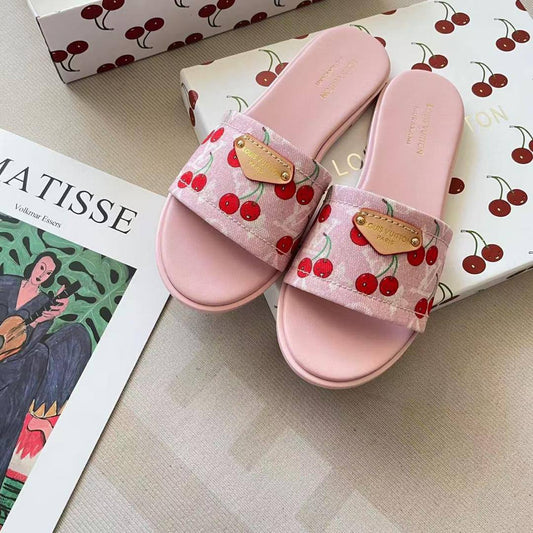 Coach
95 dhs🪙🌨️ 
high quality 
Size35-41

Zain26
🌨️🌨️🌨️