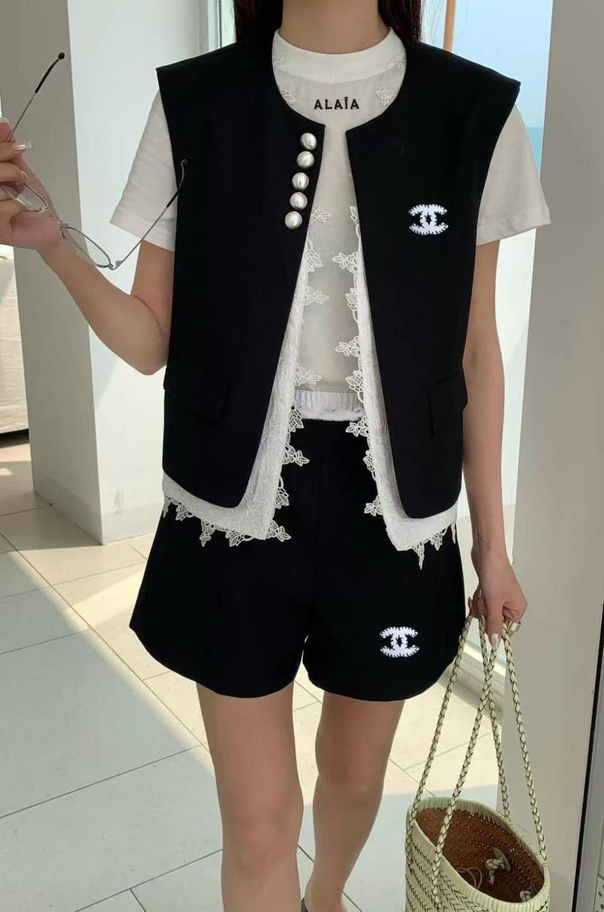 *New collections*                                                
CHANEL
*Super Master quality*
*Sizes: S M L XL* 
450 dhs✅

Zain308
♥️♥️♥️