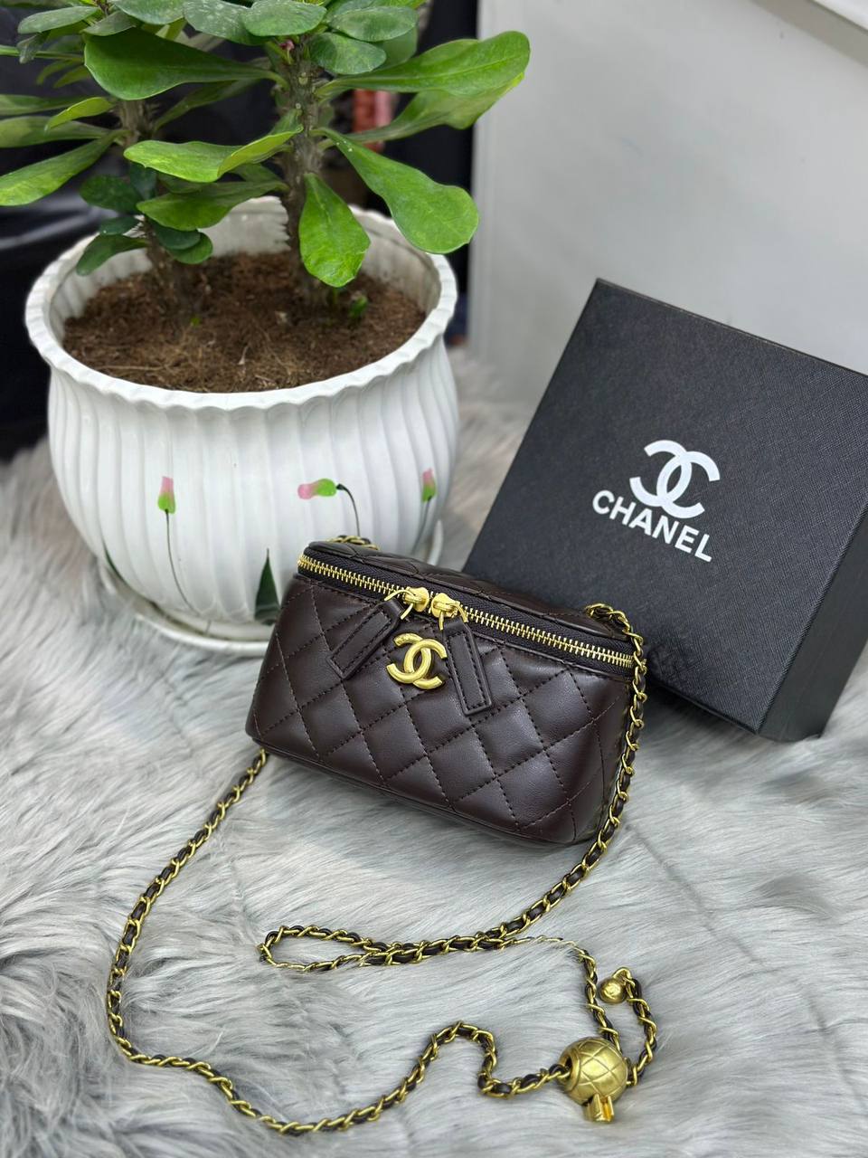 Chanel
with box🎁🎁🎁

100 dhs✅

Zain244
♥️♥️♥️