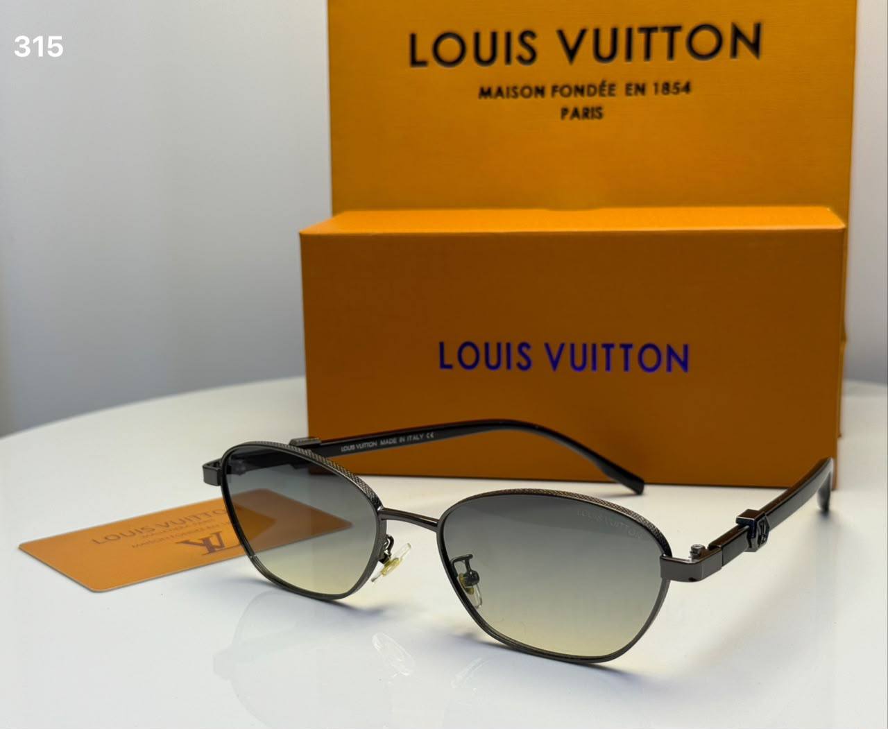 LV
Sunglasses
65 dhs🇦🇪🇦🇪

Zain182
♥️♥️♥️