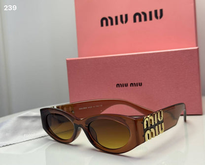 MIUMIU

65 dhs🇦🇪🇦🇪

Good quality 

Zain182
♥️♥️♥️