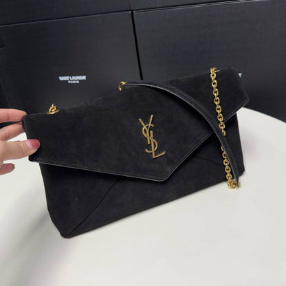 YSL 
 MASTER QUALITY  
280 dhs✅
leather 
Size : 35cm

Zain39
♥️♥️♥️