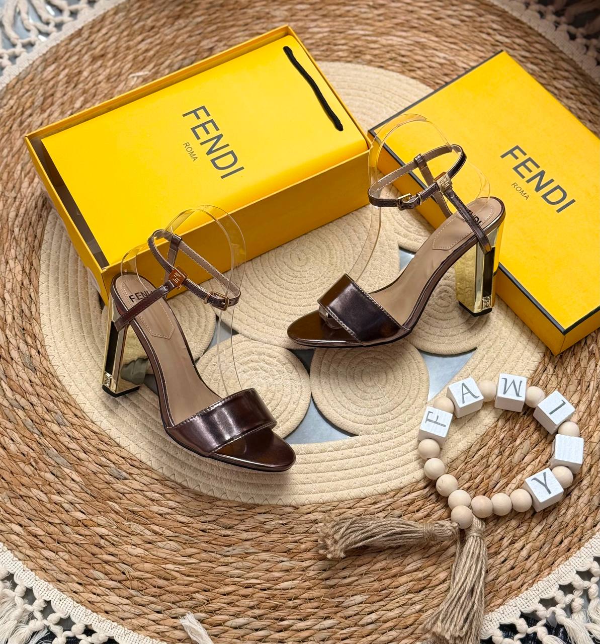 Fendi
     🧨. Size.  36 to 41
130 dhs💛

Zain80
♥️♥️♥️