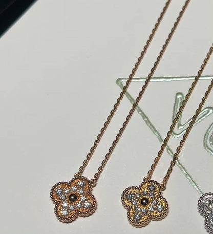 VCA necklace
Master quality 

45 dhs🇦🇪🇦🇪

 normal box 📦

Zain48
♥️♥️♥️