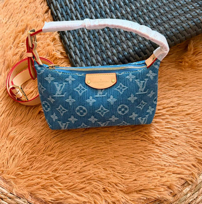 LV

190 dhs🇦🇪🇦🇪

Zain134
♥️♥️♥️