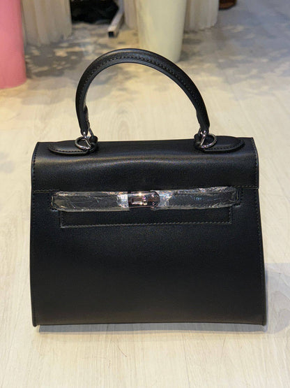 HERMES KELLY 
25cm Silver logo
105 dhs❣️

Zain44
♥️♥️♥️