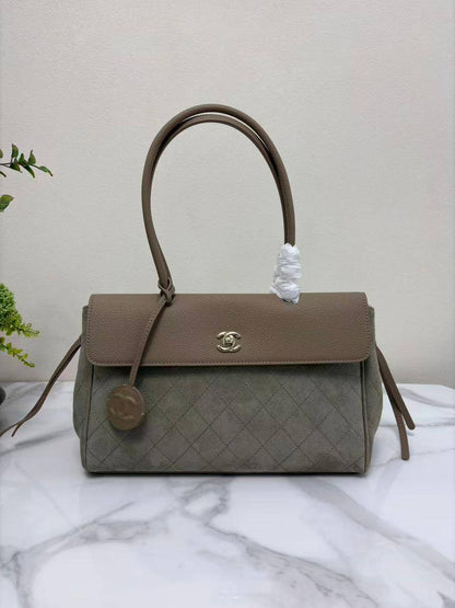 Chanel
Master
30cm 🤗 
330 dhs💓

Zain228
♥️♥️♥️