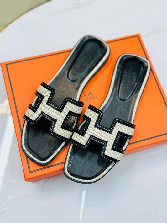 Hermes
Size 36_41
85 dhs🪙💕

Zain21
♥️♥️♥️