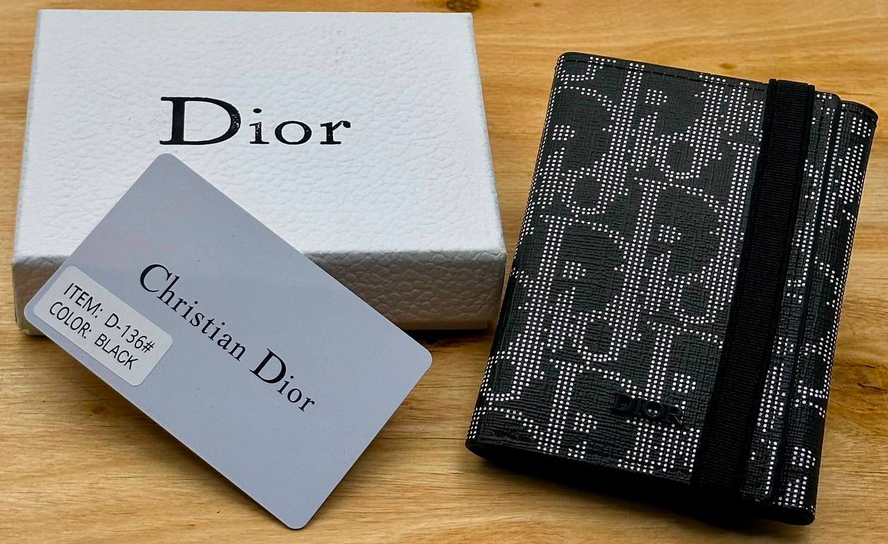 Wallets
45 dhs🇦🇪🇦🇪

Zain182
♥️♥️♥️