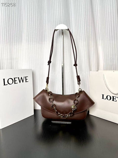 Loewe 
Master
280 dhs✅

Zain153
♥️♥️♥️