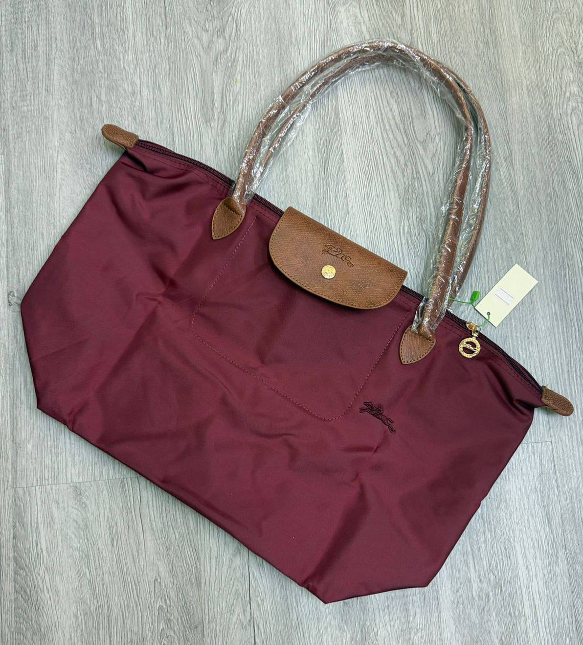 LONG CHAMP
60 dhs🪙🌨️
50*33*30

Zain40
♥️♥️♥️