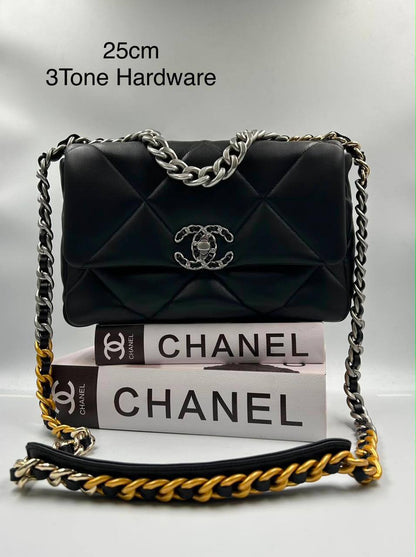 Chanel
metallic silver 

Flap Bag featuring mixed gold and silver-tone hardware.❤️❤️


For Price 👇 WhatsApp✅
0568585901 
0507557372
0552275751 Owner Zain 👌

Zain71
♥️♥️♥️
