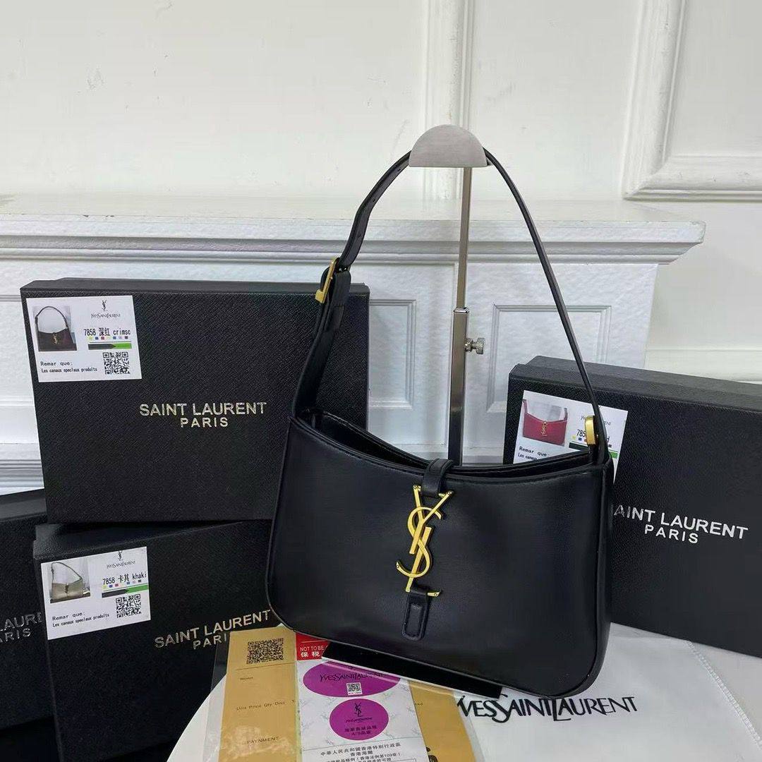 YSL
Size :    23cm
80 dhs🪙🖤

withbox.
🎁🎁🎁

Zain04
♥️♥️♥️