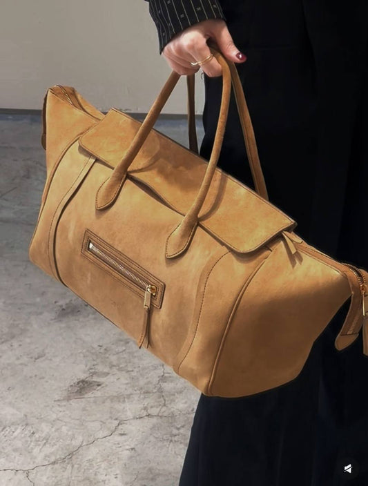 CELINE 
HIGH QUALITY NEW CAME 
135 dhs❤️

Zain39
♥️♥️♥️