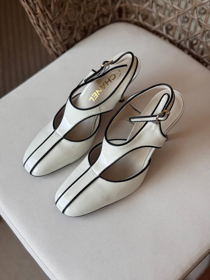 CHANEL 🤍
🤩Available new 😍😍
Size: 36 to 41
Super master quality
450 dhs✅

Zain198
♥️♥️♥️