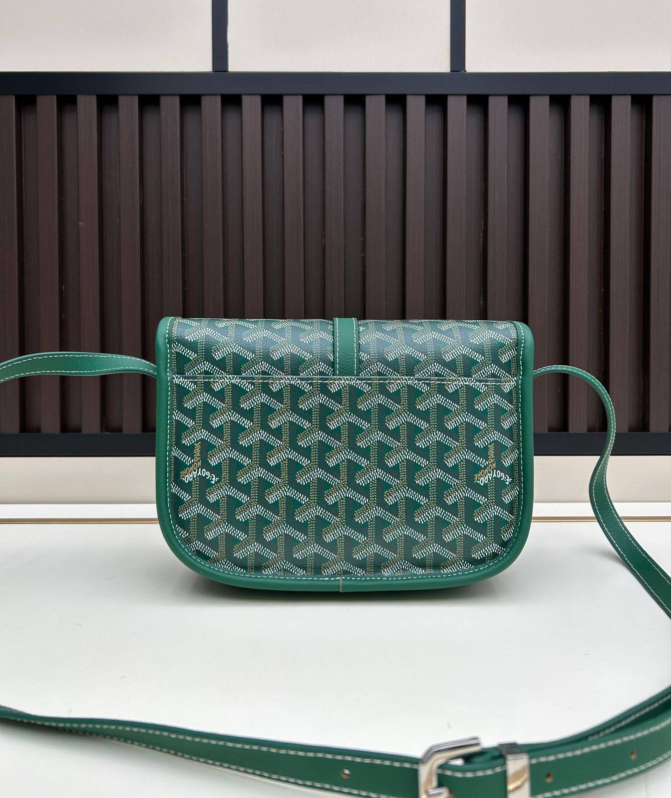 GOYARD SLING BAG 
UNISEX 
HIGH QUALITY 
WITH BOX
110 dhs🇦🇪🇦🇪

Zain295
♥️♥️♥️