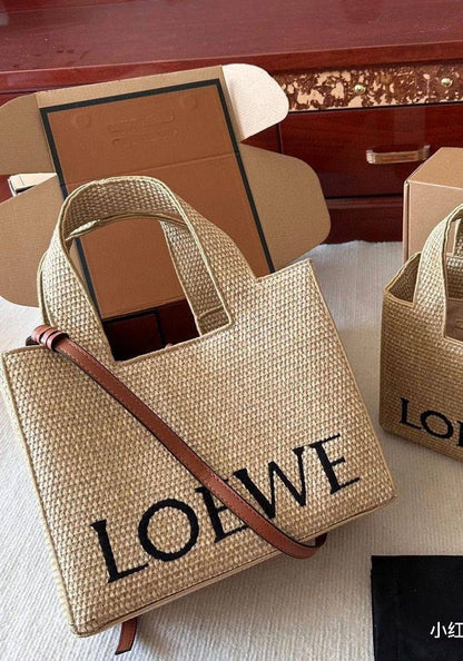 Loewe 🙋🏻‍♀️🌹
Master🌺🌺
25cm🫶🏼🫶🏼240 dhs✅
30cm🫶🏼🫶🏼 250 dhs✅

Zain297
♥️♥️♥️