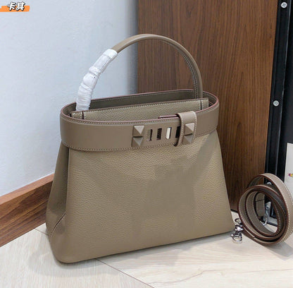 Hermes 
Master
top quality 
420 dhs❣️
#27cm💕💕🙋‍♂️

Zain228
♥️♥️♥️