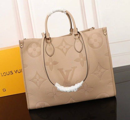 LV
ONTHEGO NEW CAME GOOD QUALITY 
110 dhs✅
Size:41cm

Zain295
♥️♥️♥️