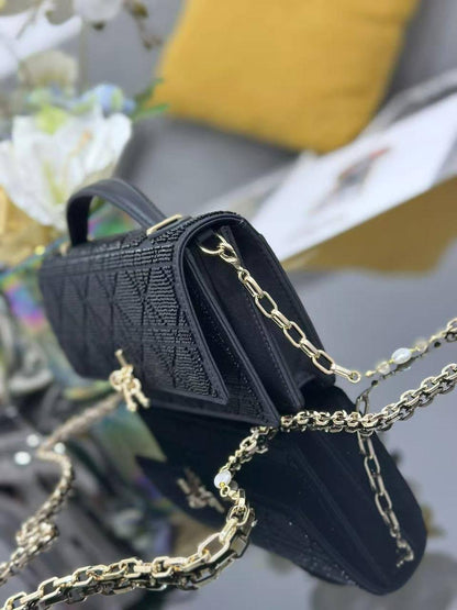 Dior Mini Bag Microbead Embroidered Cotton✅*
*Size 18 cm*
For Price 👇 WhatsApp✅
0568585901 
0507557372
0552275751 Owner Zain 👌

Zain274
♥️♥️♥️