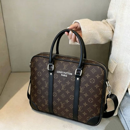 LV
LAPTOP BAG GOOD QUALITY  
90 dhs💓

Zain39
♥️♥️♥️