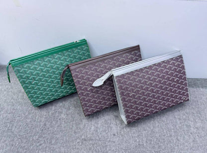 Pouch

65 dhs🪙🖤

Zain114
♥️♥️♥️