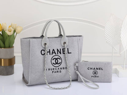 CHANEL 
GOOD QUALITY
100 dhs💓

Zain39
♥️♥️♥️