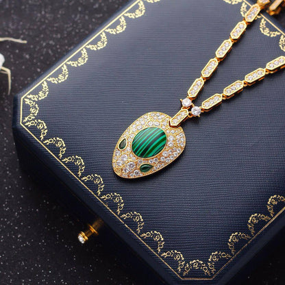 BVLGARI SET offer💥*
Necklace ❣️
Earring ❤️‍🔥
Breslat 🦋
Master quality 💯
With normal boxes 📦 
And paper bag 🛍️
300 dhs🪙💕
With master box 🗃️ 
330 dhs🪙💕

Zain216
♥️♥️♥️