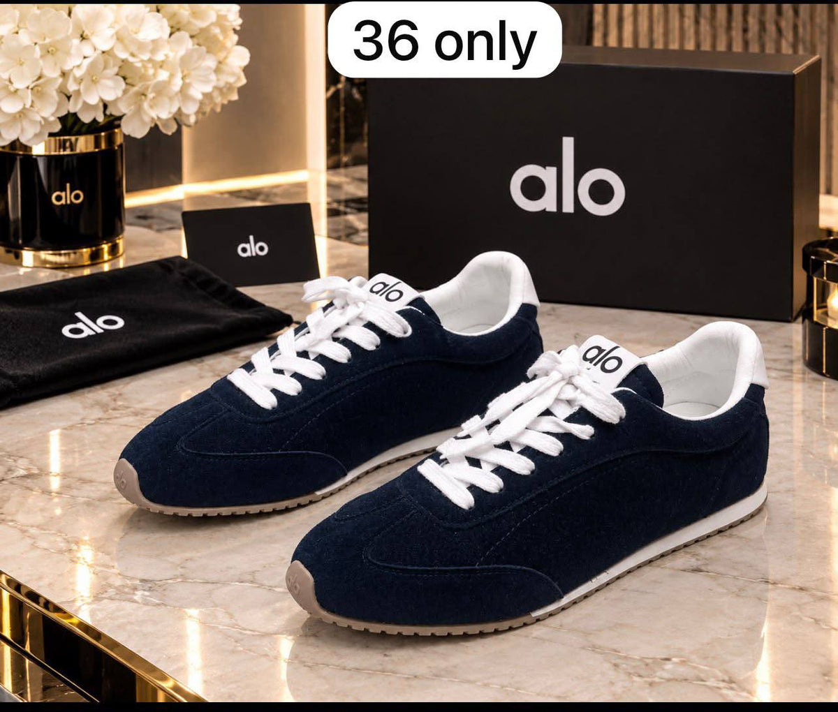 𝐀𝐋𝐎 𝐒𝐇𝐎𝐄𝐒 👟 
( 𝐟𝐨𝐫 𝐰𝐨𝐦𝐚𝐧 𝐨𝐧𝐥𝐲 )

💯high quality
Size mention in the picture 

130 dhs🇦🇪🇦🇪

Zain21
♥️♥️♥️