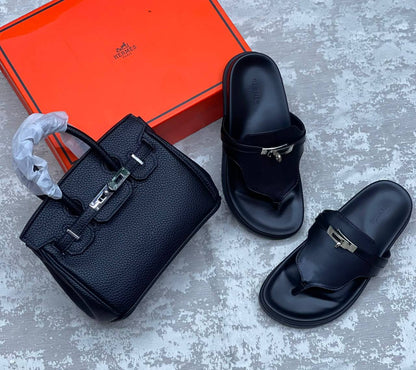 Hermes Set
Bag Size 25cm
Slipper Size 36-41
190 dhs✅

Zain175
♥️♥️♥️