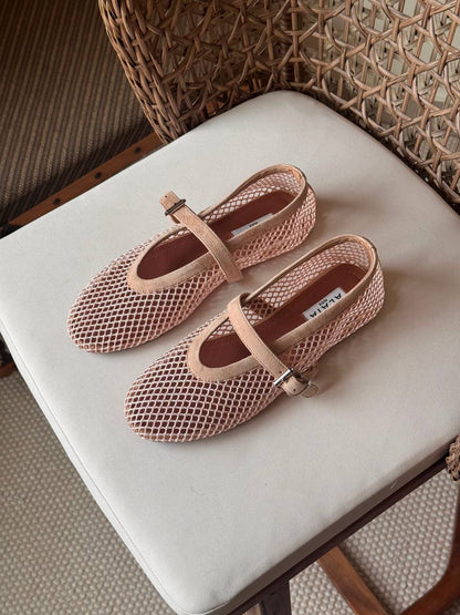 ALAIA 
✨ New Collection
👠 36–41
💎 Premium Quality
🔥 Super Master
450 dhs✅

Zain198
♥️♥️♥️