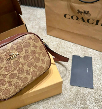 COACH 
HIGH QUALITY WITH BOX 
90 dhs🇦🇪🇦🇪

Zain295
♥️♥️♥️